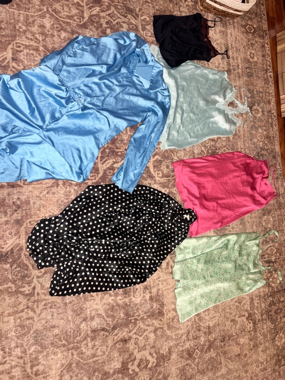 6 piece woman’s satin nighttime wear gowns size M  Victoria secret